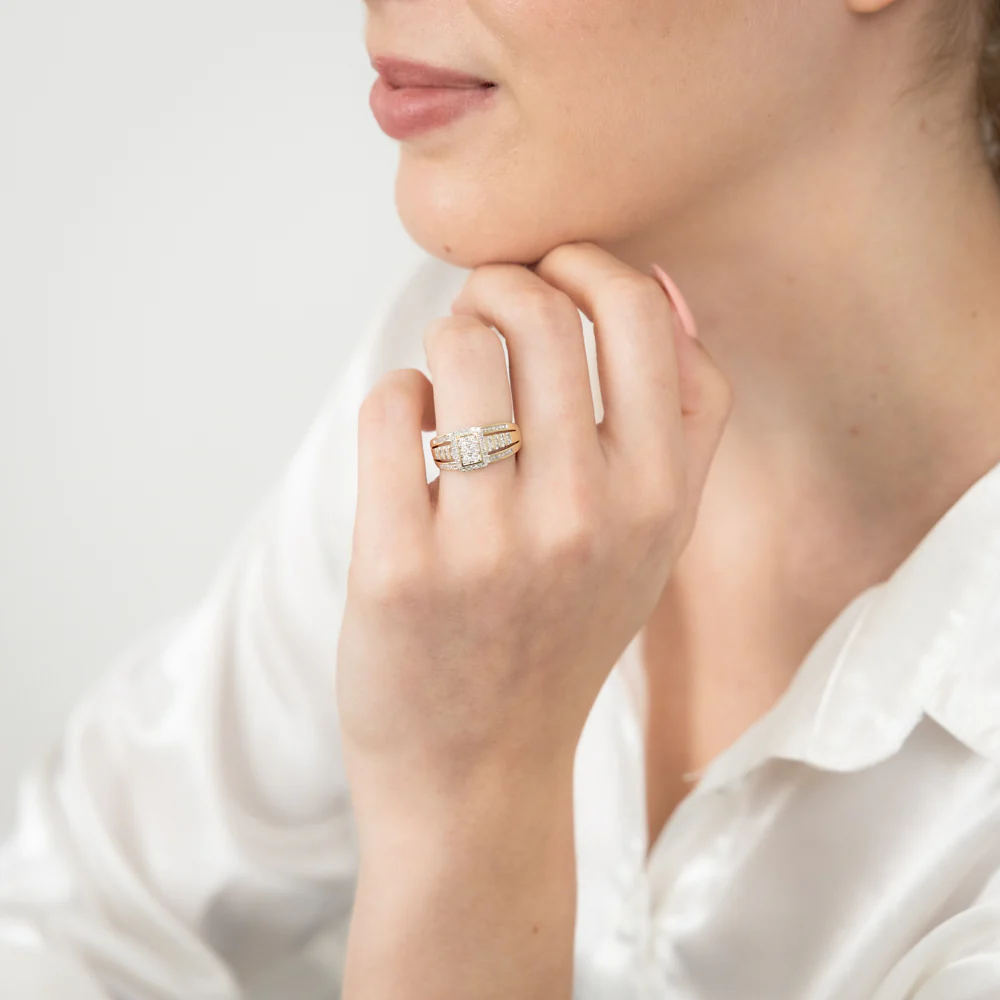 9ct Yellow Gold 1/2 Carat Diamond Ring set with 86 Round Brilliant Cut Diamonds - Image 3