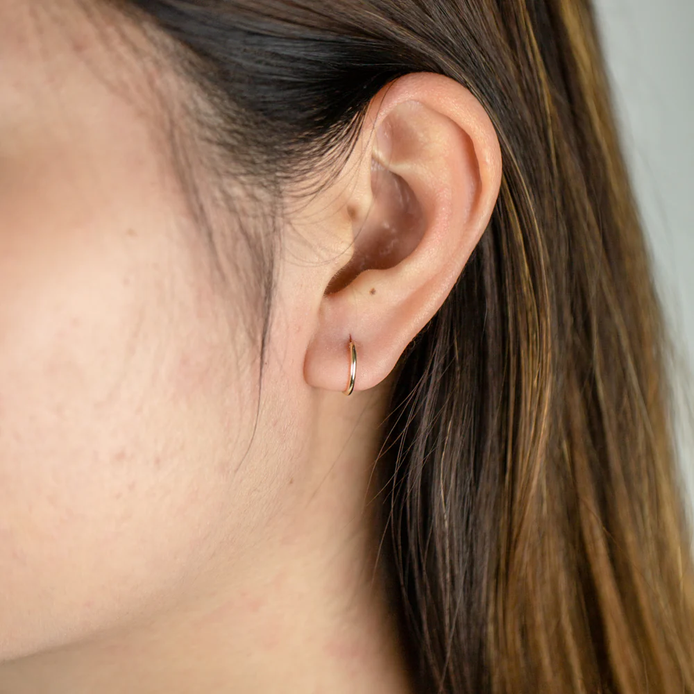 9ct Yellow Gold 1.2x12mm Hinged Hoop Earrings - Image 2