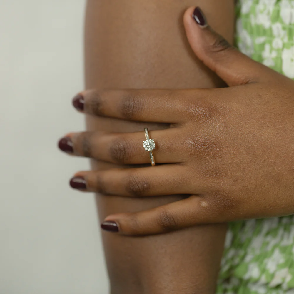 9ct Yellow Gold 1/3 Carat Diamond Ring - Image 3