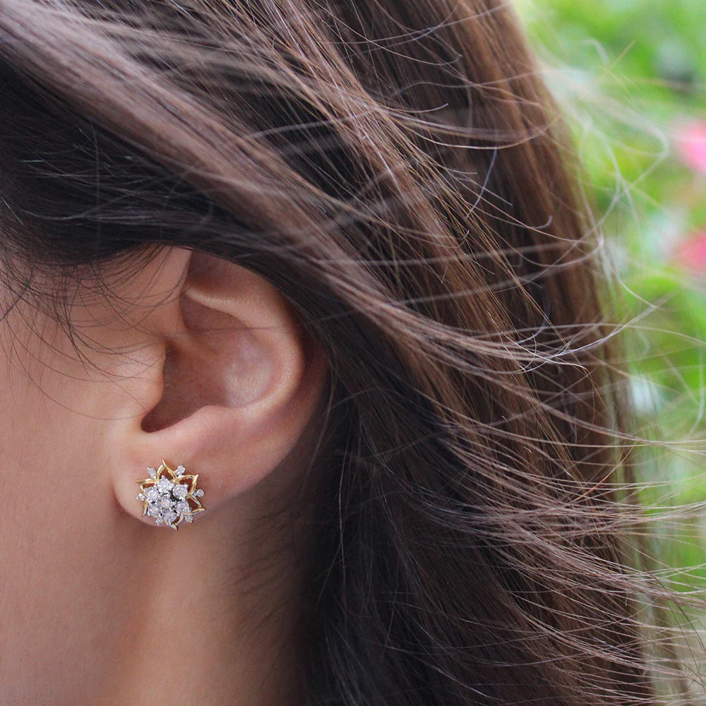 9ct Yellow Gold 1/3 Carat Diamond Stud Earrings set wtih 26 Brilliant Cut Diamonds - Image 3