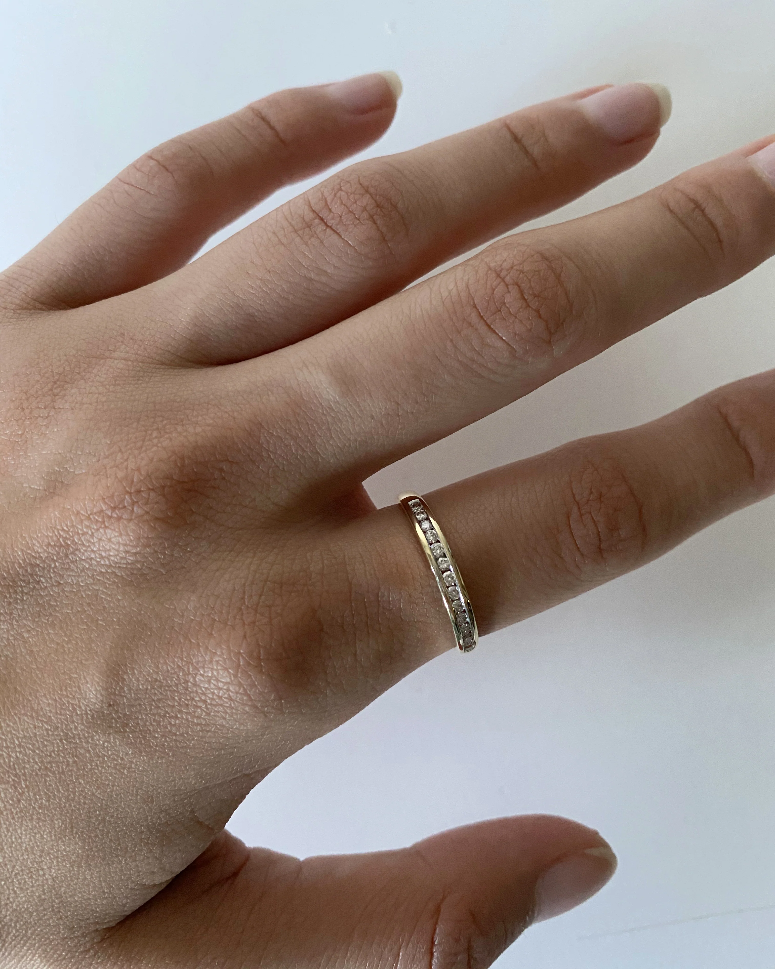 9ct Yellow Gold 1/4 Carat Channel Set Diamond Ring with 13 Brilliant Diamonds - Image 3