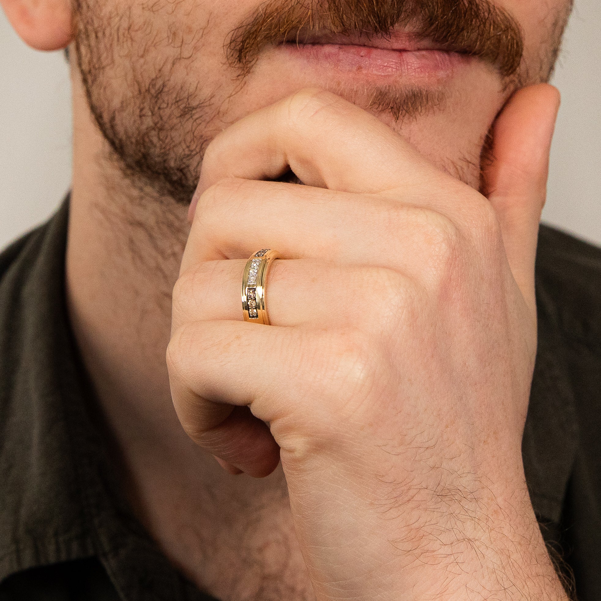 9ct Yellow Gold 1/4 Carat Diamond Ring with White and Champagne Diamonds - Image 3