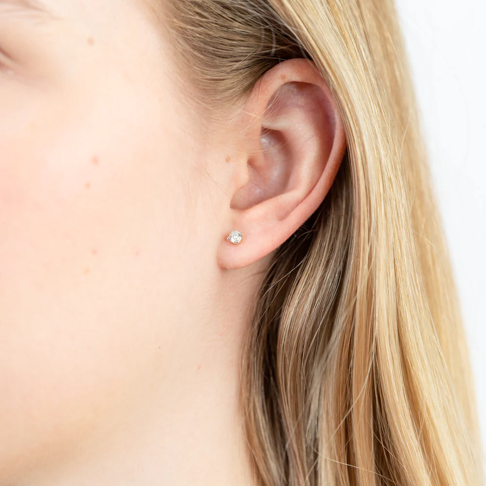 9ct Yellow Gold 1/4 Carat Exquisite Diamond Stud Earrings - Image 3