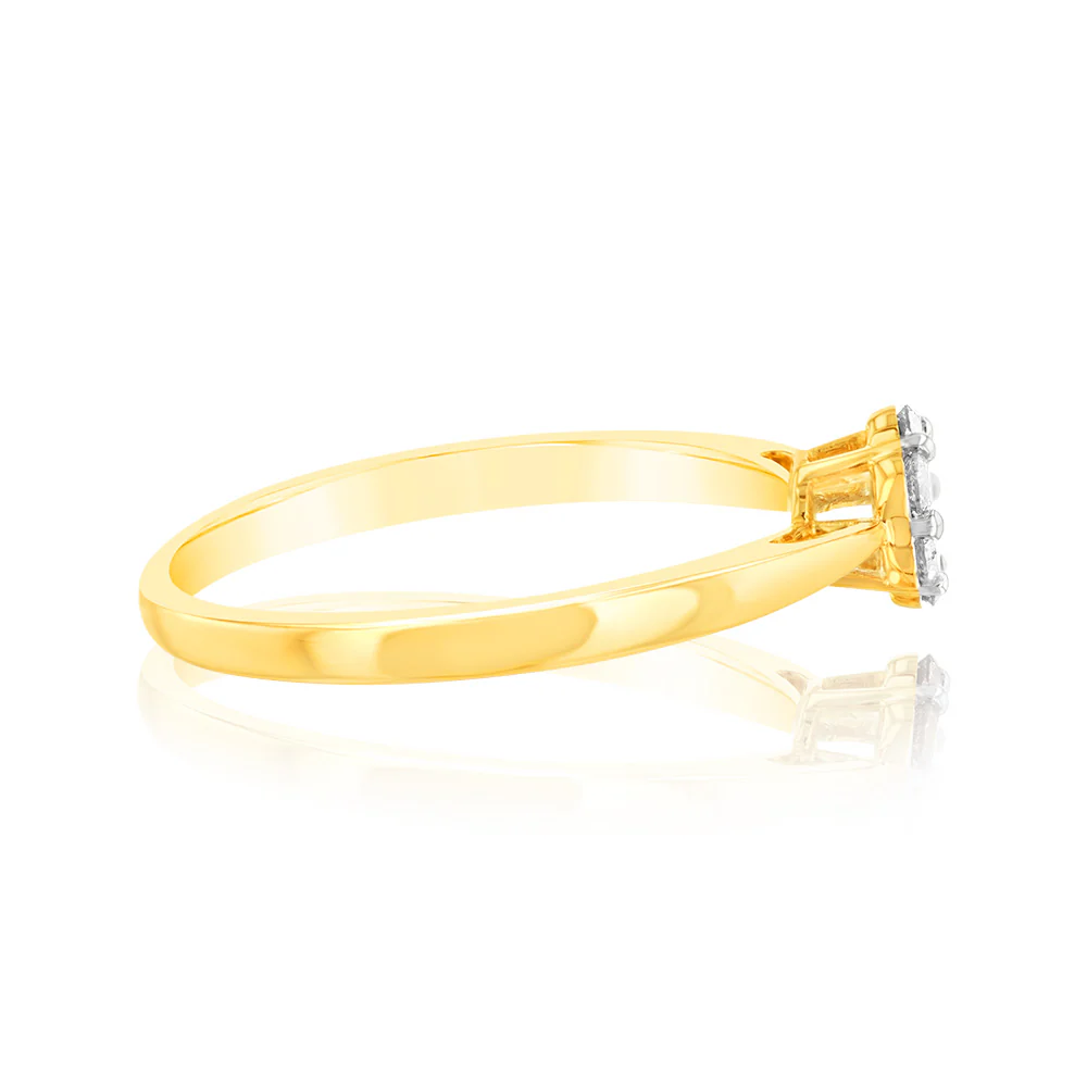 9ct Yellow Gold 1/5 Carat Diamond Flower Shaped Ring - Image 2