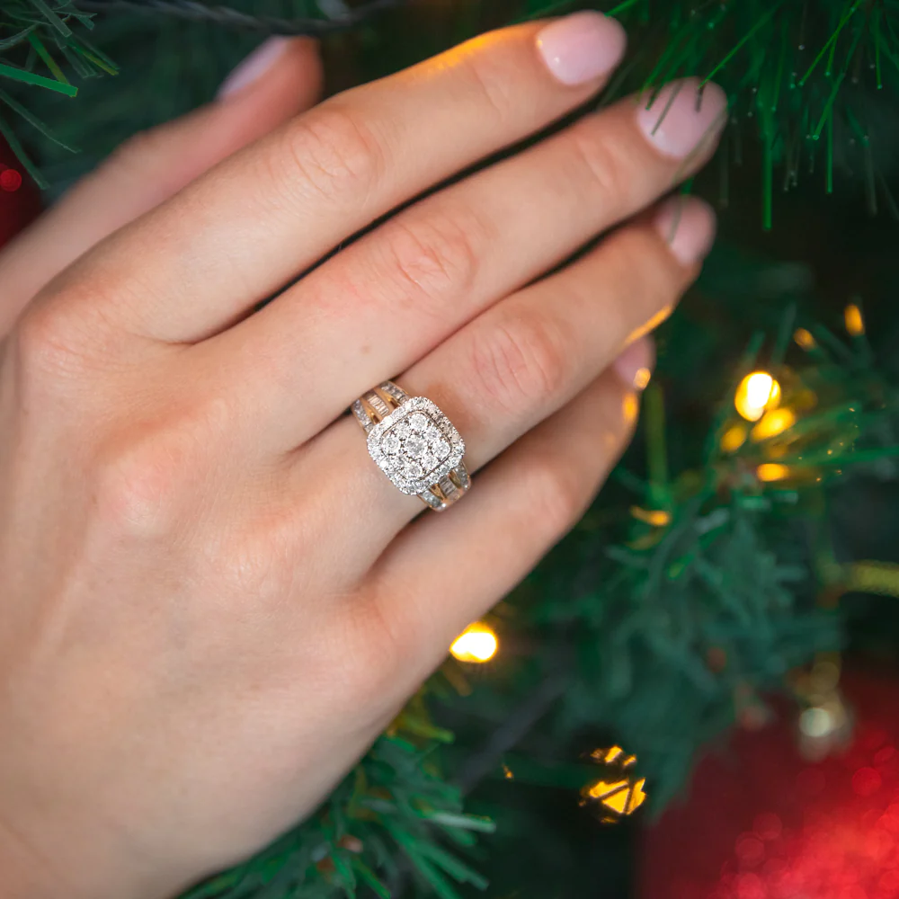 9ct Yellow Gold 1 Carat Diamond Cushion Cluster Ring - Image 2