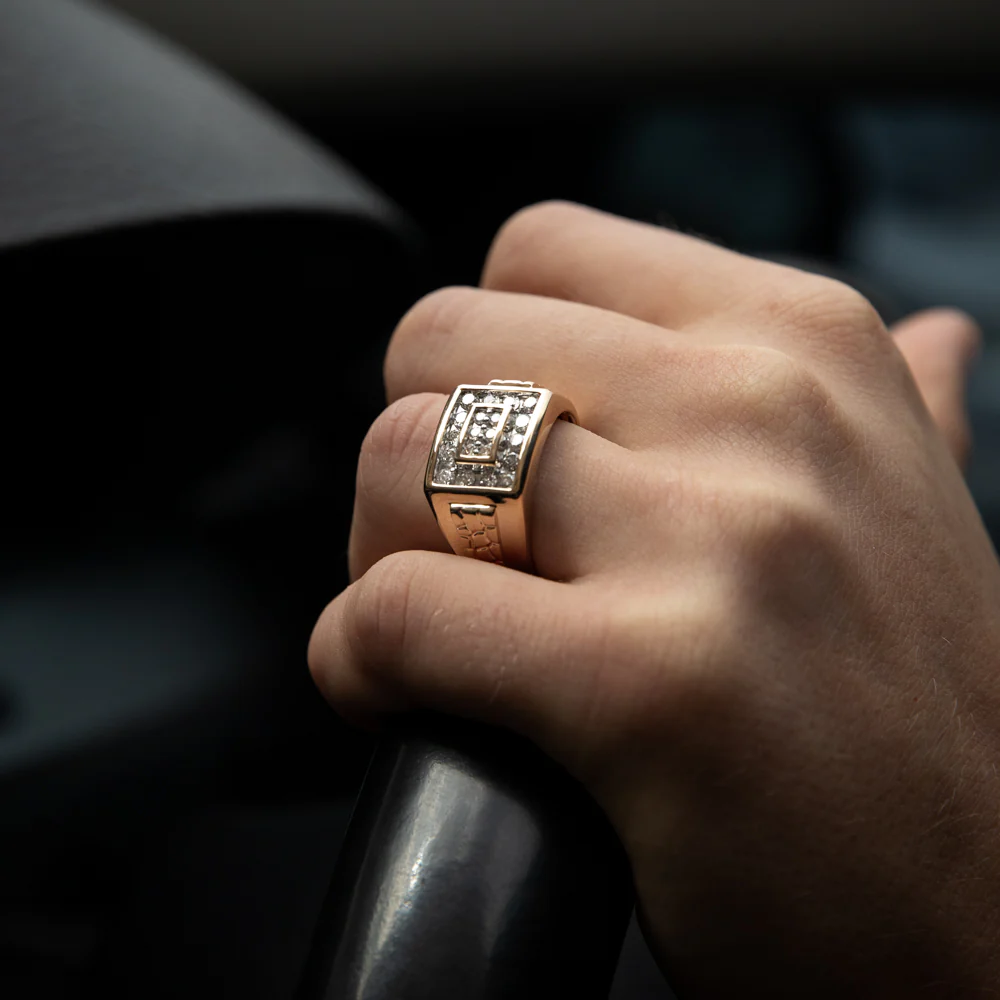 9ct Yellow Gold 1 Carat Diamond Ring Set With 20 Brilliant Cut Diamonds - Image 3