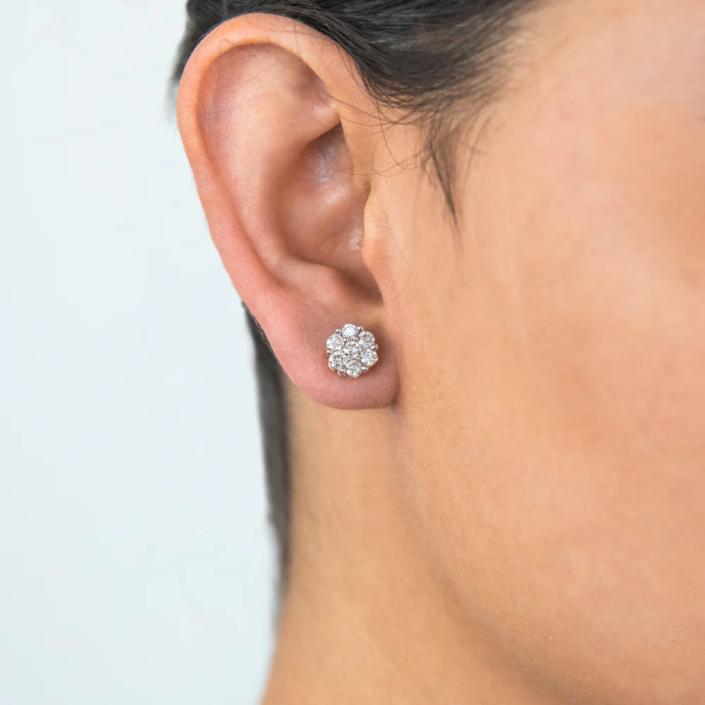 9ct Yellow Gold 1 Carat Diamond Stud Earrings - Image 3