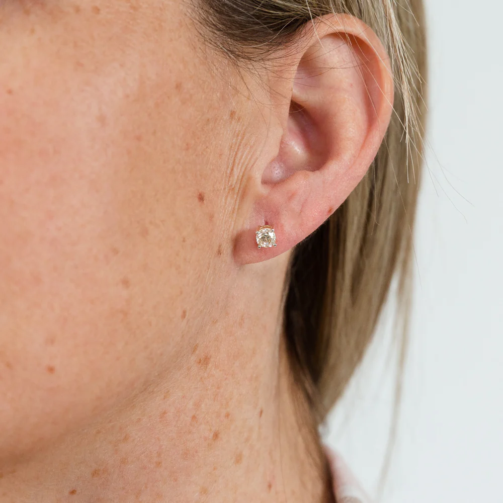 9ct Yellow Gold 1 Carat Diamond Stud Earrings - Image 2