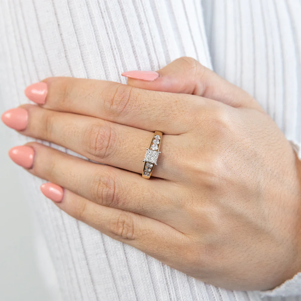 9ct Yellow Gold 10 Diamonds Elegant Ring - Image 2