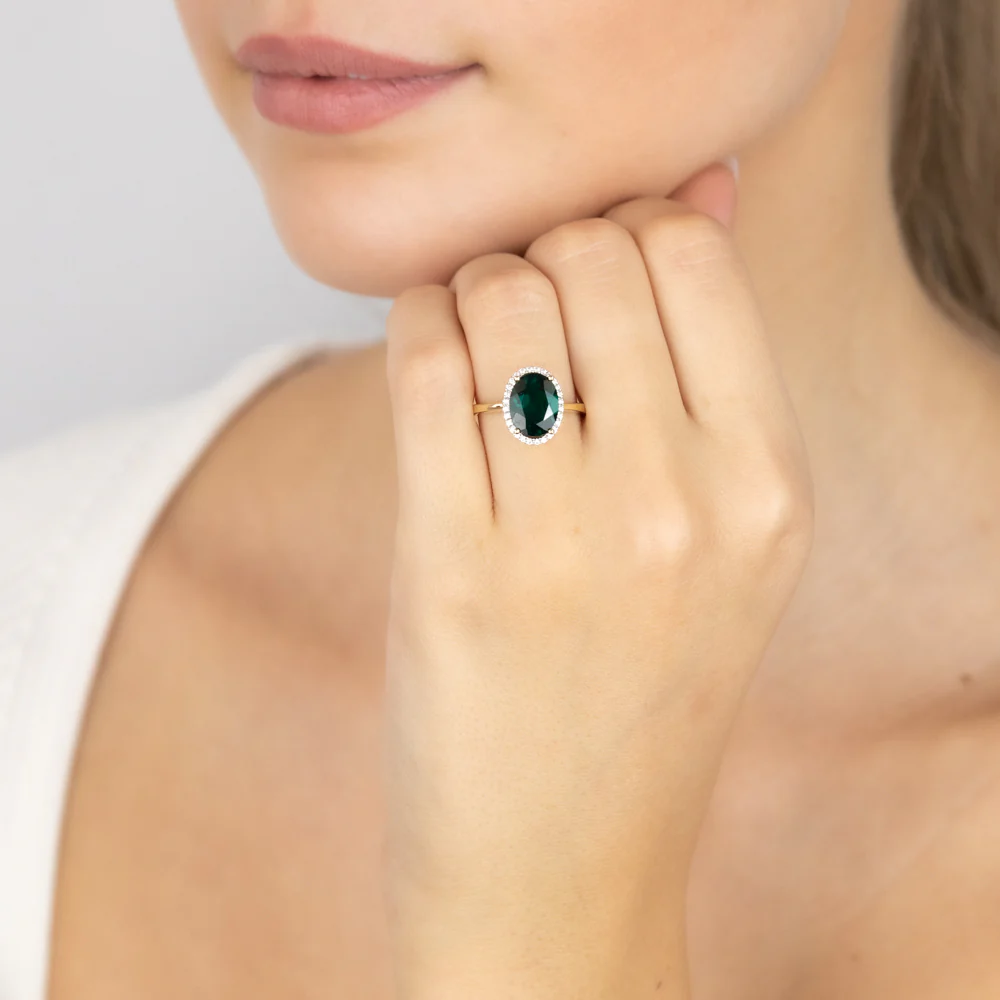 9ct Yellow Gold 2.9 Carat Created Emerald 28Cubic Zirconia Ring - Image 3