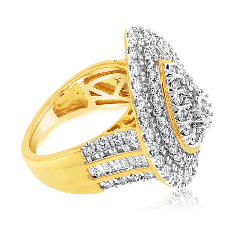 9ct Yellow Gold 2 Carat Diamond Ring with Brilliant and Tapered Baguette Diamonds - Image 3