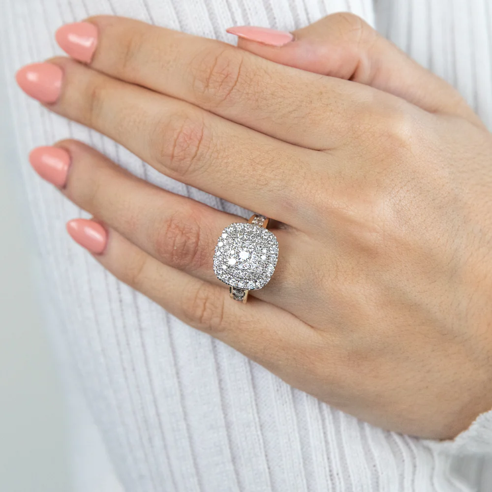 9ct Yellow Gold 2 Carat Diamond Ring with Brilliant Cut Diamonds - Image 2