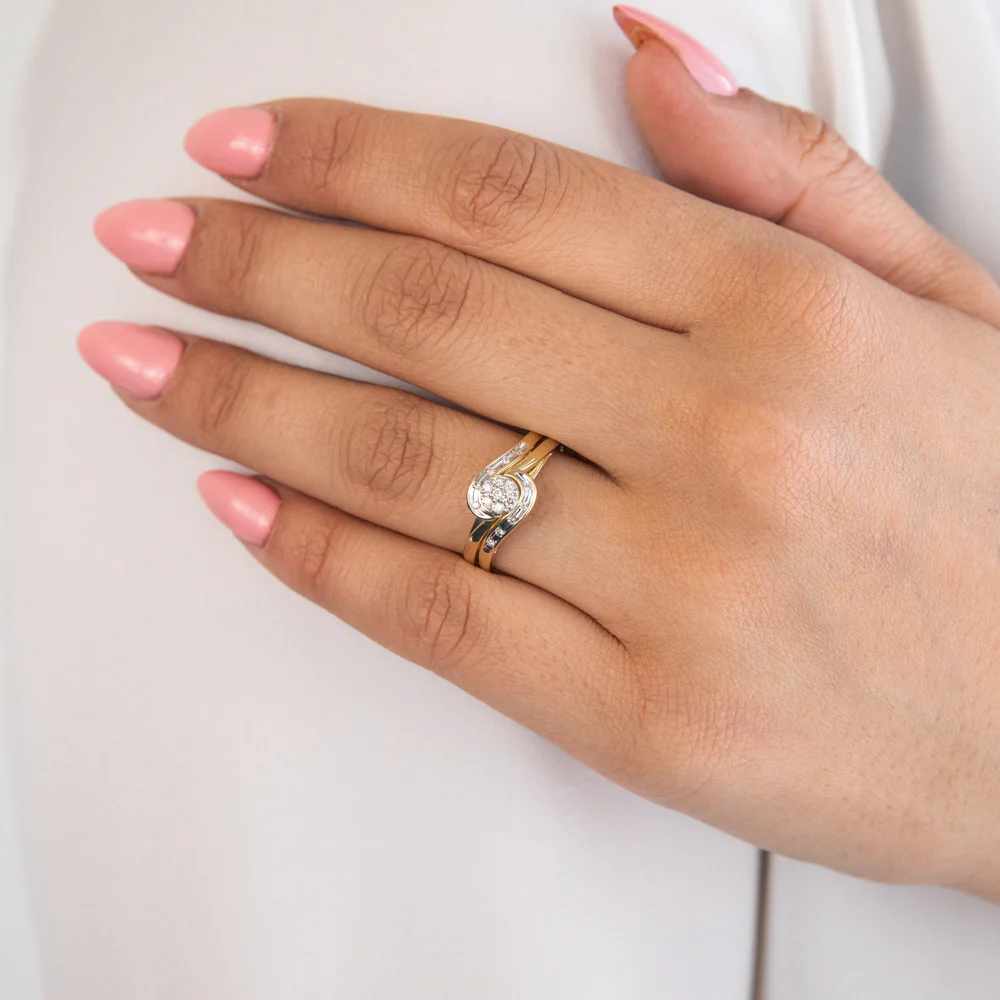 9ct Yellow Gold 2 Ring Bridal Set With 0.15 Carats Of Light Champagne Diamonds - Image 3
