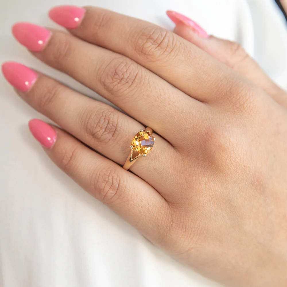 9ct Yellow Gold 2ct Cushion Cut Citrine Ring - Image 3