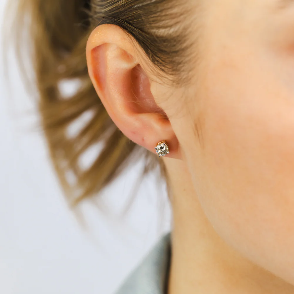9ct Yellow Gold 3/4 Carat Diamond Stud Earrings - Image 2