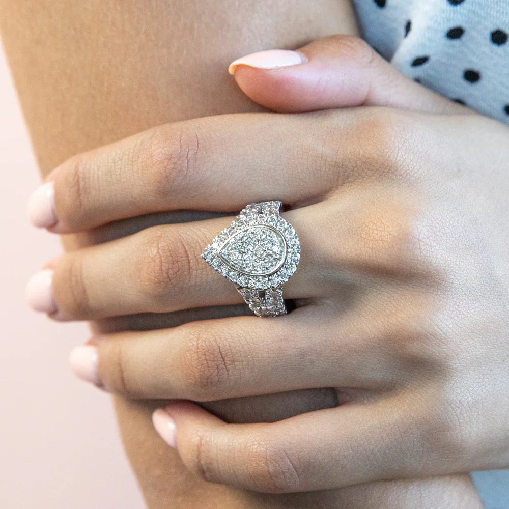 9ct Yellow Gold 3 Carat Diamond Ring with Brilliant Cut Diamonds - Image 3
