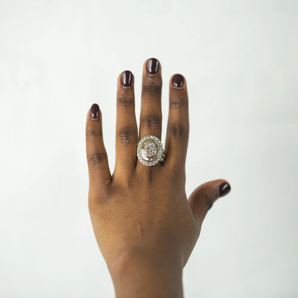 9ct Yellow Gold 3 Carat Oval Cluster Diamond Ring with Brilliant & Baguette Diamonds - Image 3