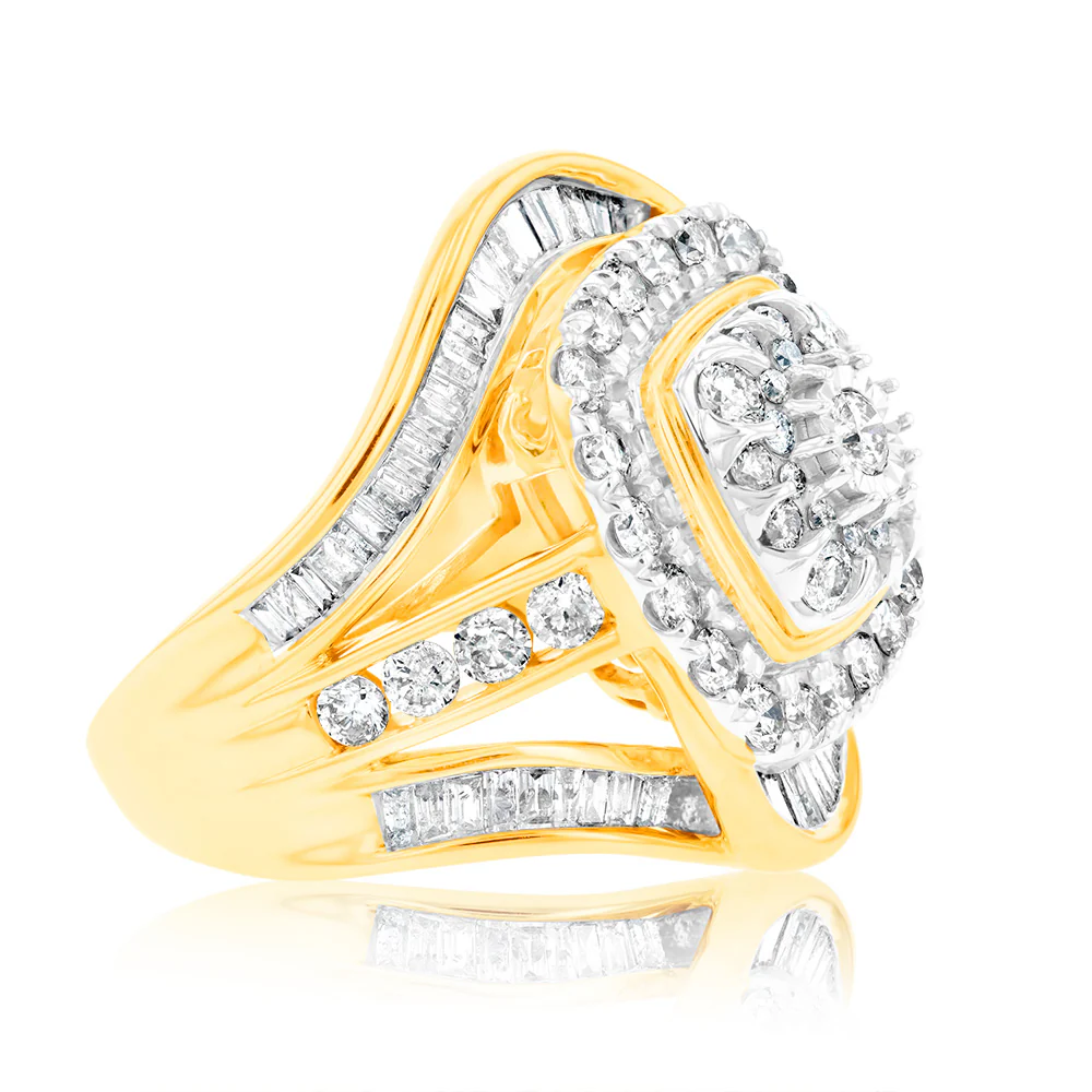 9ct Yellow Gold "3 Carats Look" TW 2 Carat Diamond Ring with Brilliant and Tapered Baguette Diamonds - Image 2