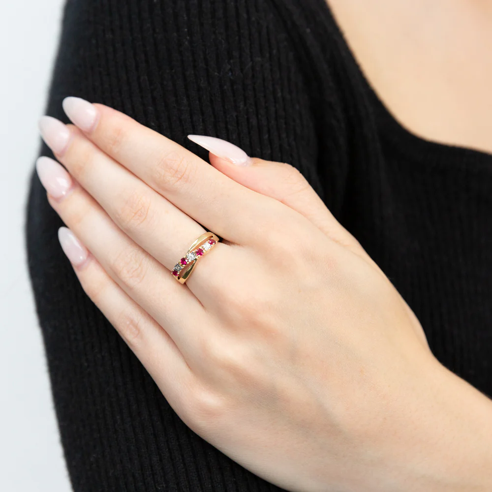 9ct Yellow Gold 4 Created Ruby and 3 Diamond Ring - Image 3