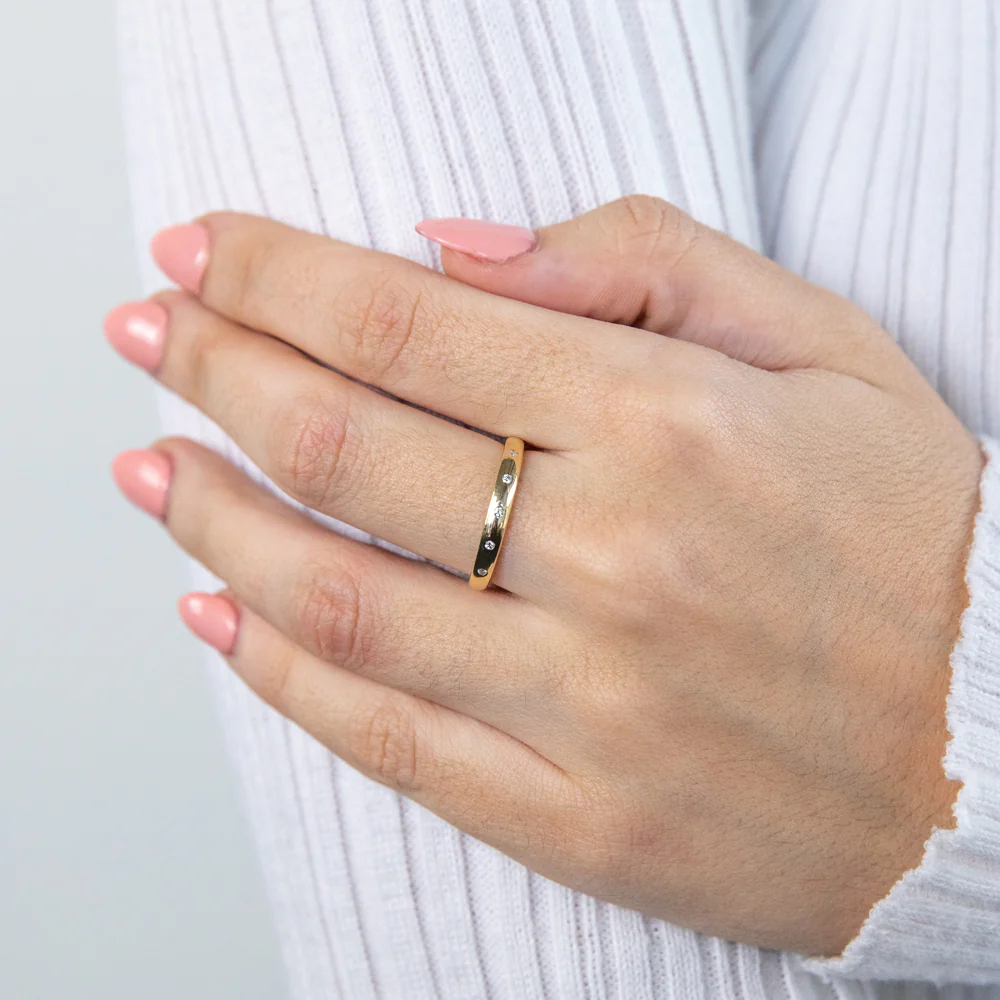 9ct Yellow Gold 5 Diamond Ring - Image 3