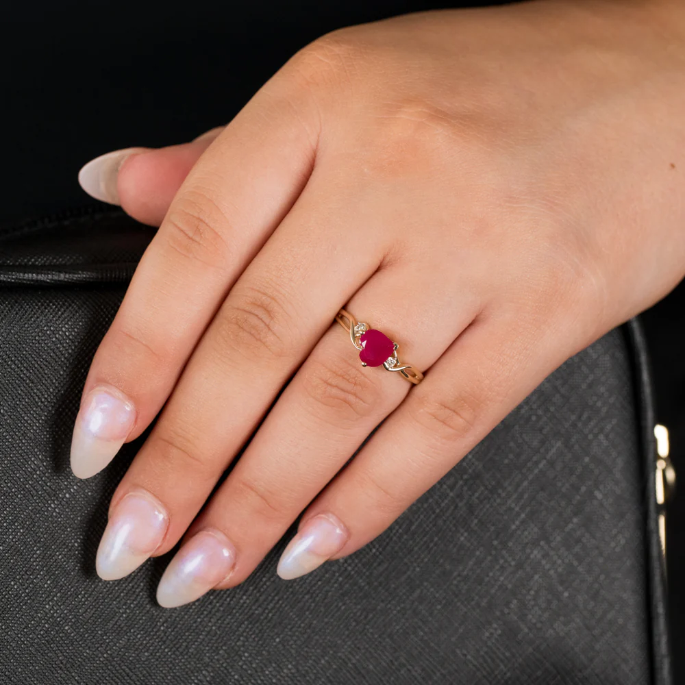 9ct Yellow Gold 7mm Created Heart Ruby And Diamond Ring - Image 3