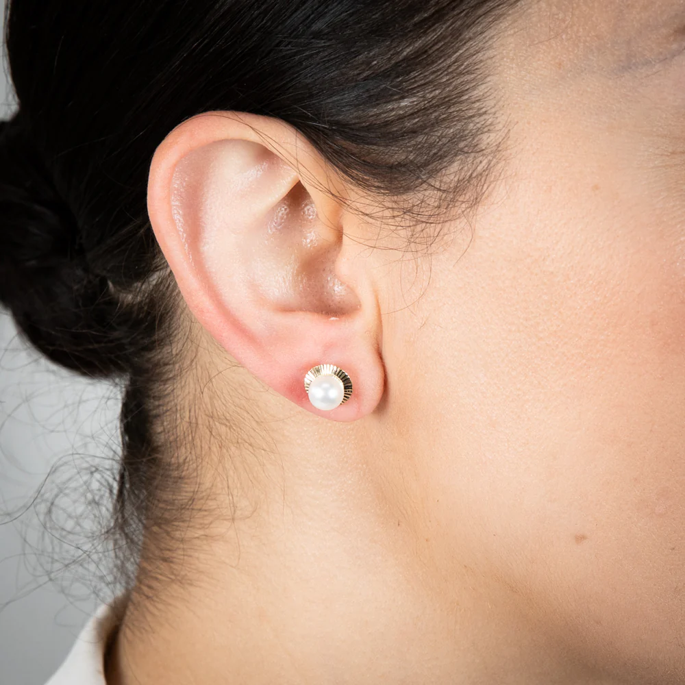9ct Yellow Gold 9mm Pearl Stud Earrings - Image 2