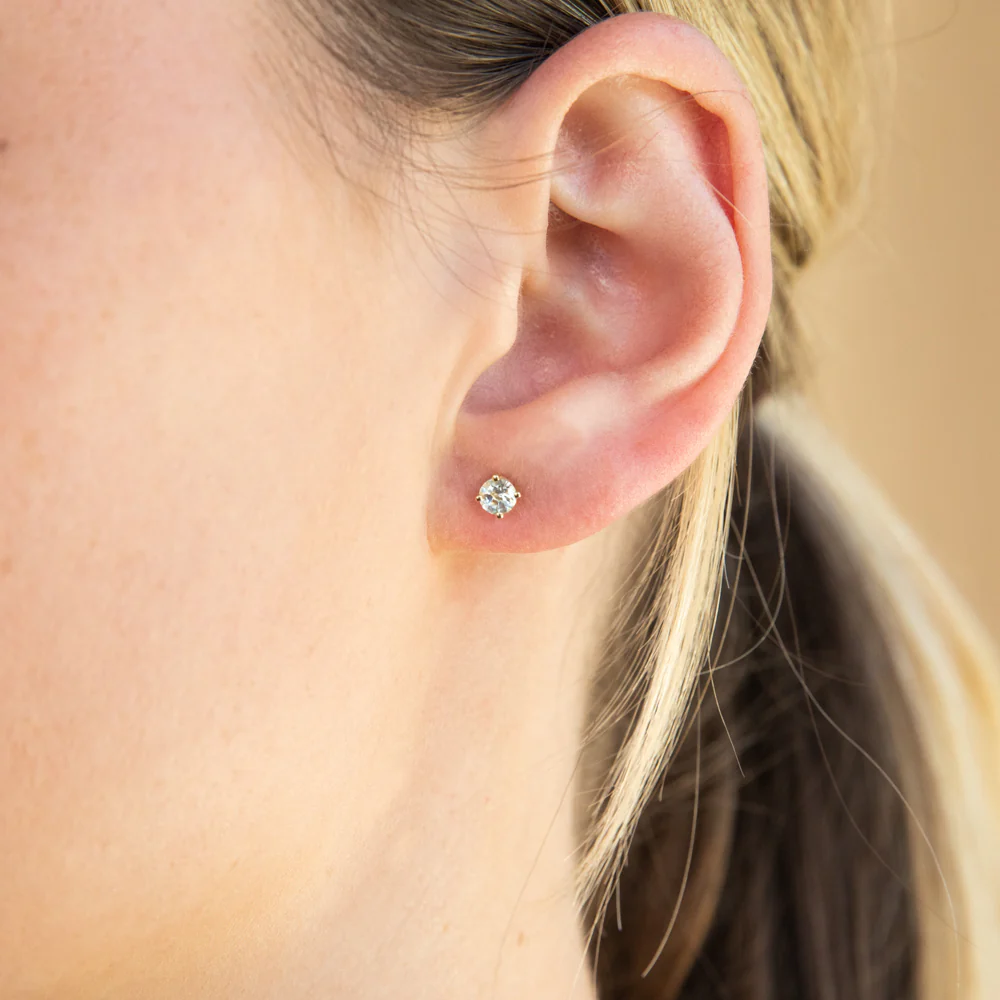 9ct Yellow Gold Aquamarine Stud Earrings - Image 2