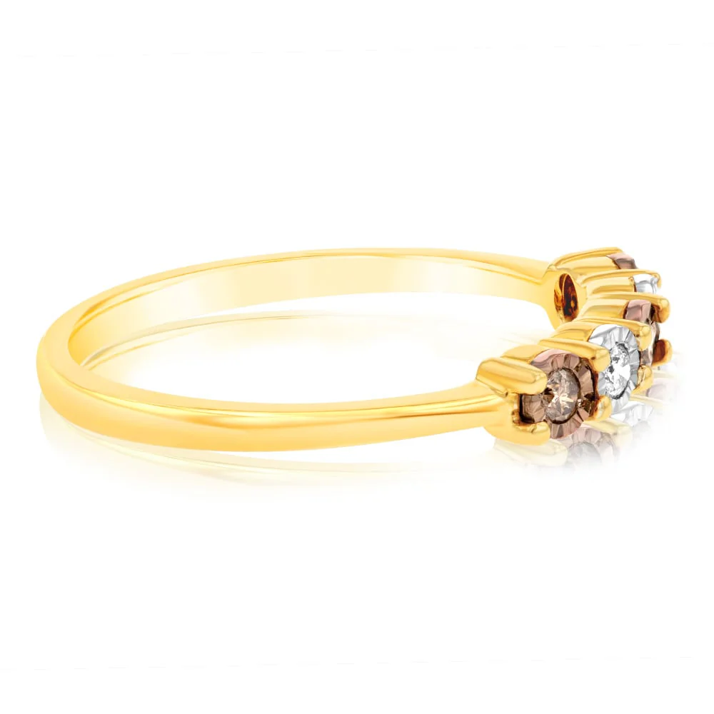 9ct Yellow Gold Australian Champagne Diamond Ring with 2 Brilliant White Diamonds - Image 2
