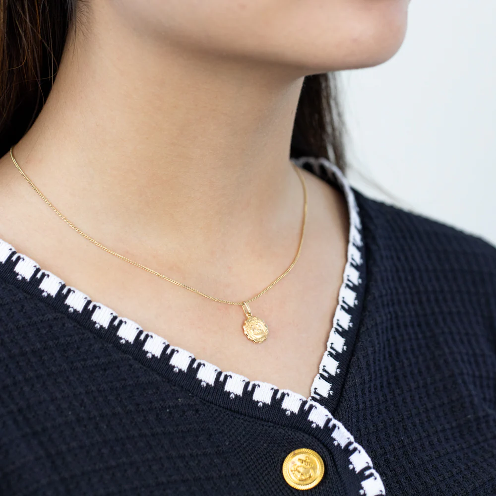 9ct Yellow Gold Baptism Medallion 12mm Pendant - Image 3
