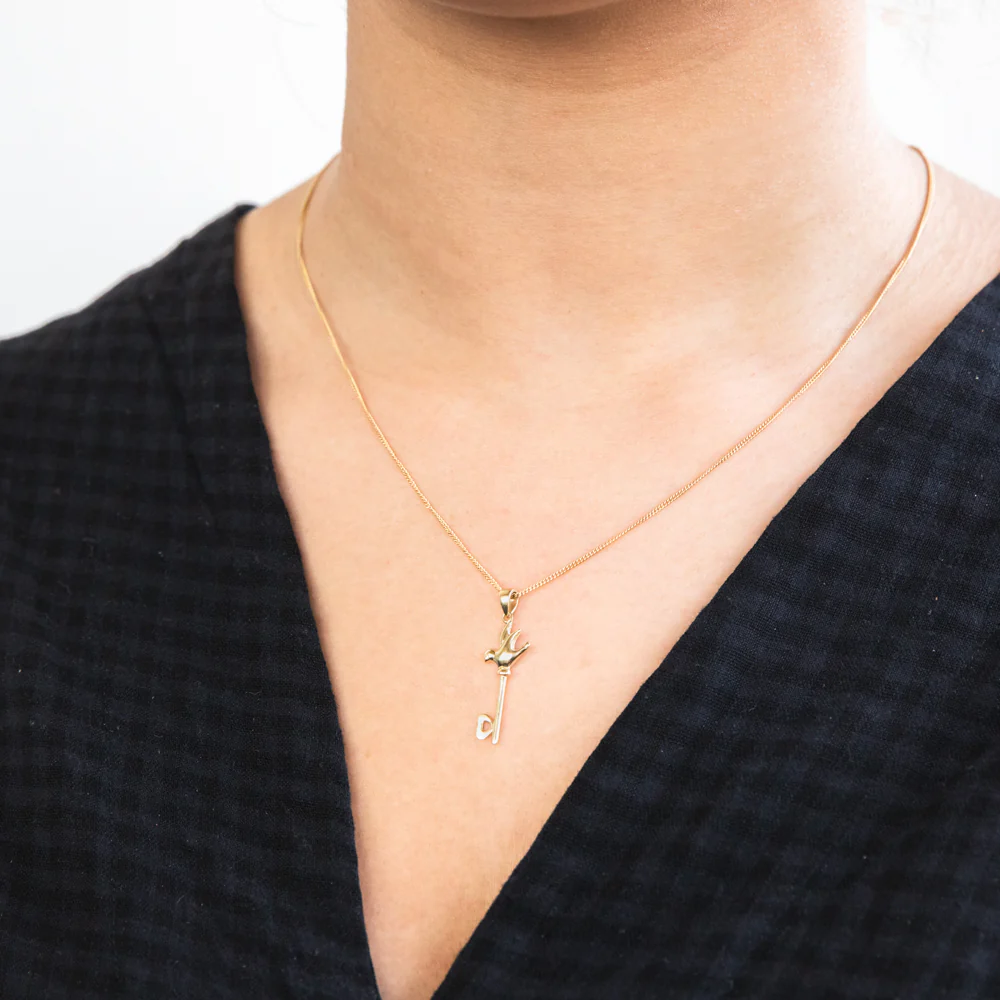 9ct Yellow Gold Bird And Butterfly Key Pendant - Image 2