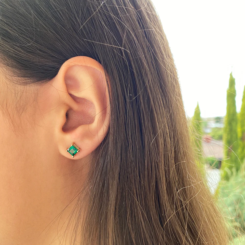 9ct Yellow Gold Created Emerald Stud Earrings - Image 2