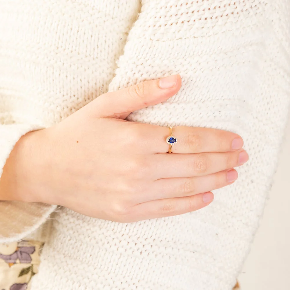 9ct Yellow Gold Created Oval Sapphire& Diamond Halo Ring - Image 3