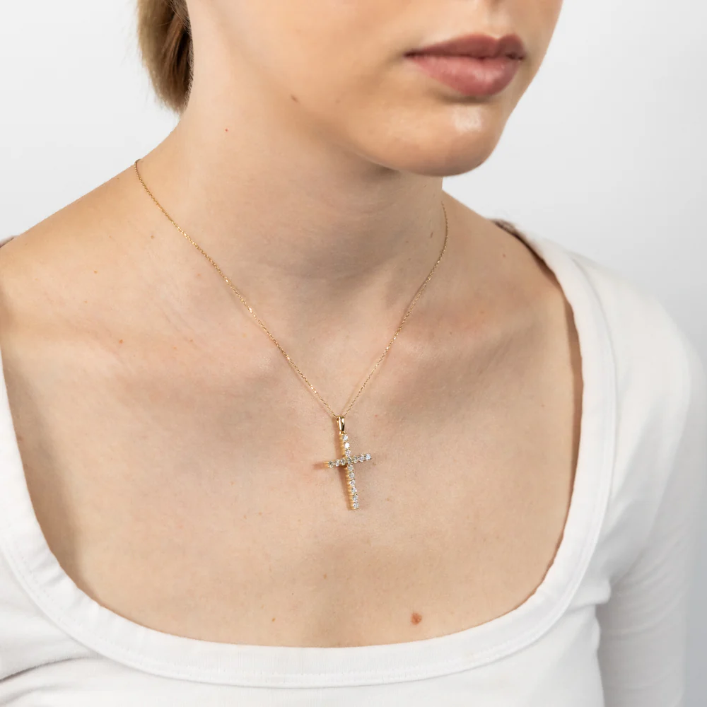 9ct Yellow Gold Cross Pendant in 16 Diamonds - Image 2