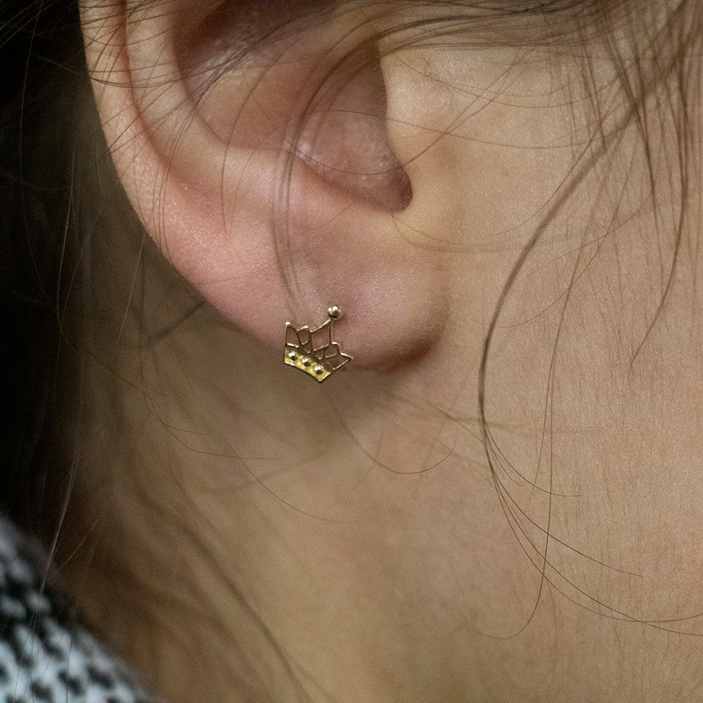 9ct Yellow Gold Crown Stud Earrings - Image 2