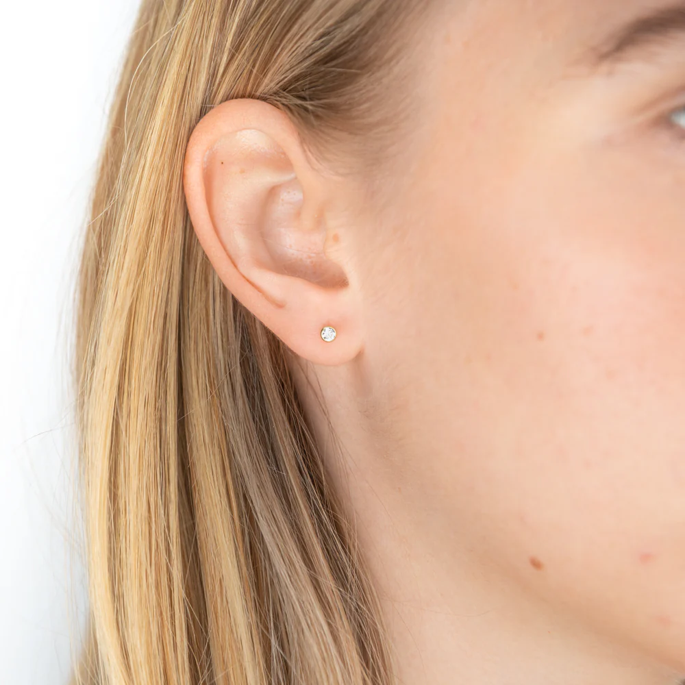 9ct Yellow Gold Cubic Zirconia 3mm Bezel Set Stud Earrings - Image 2