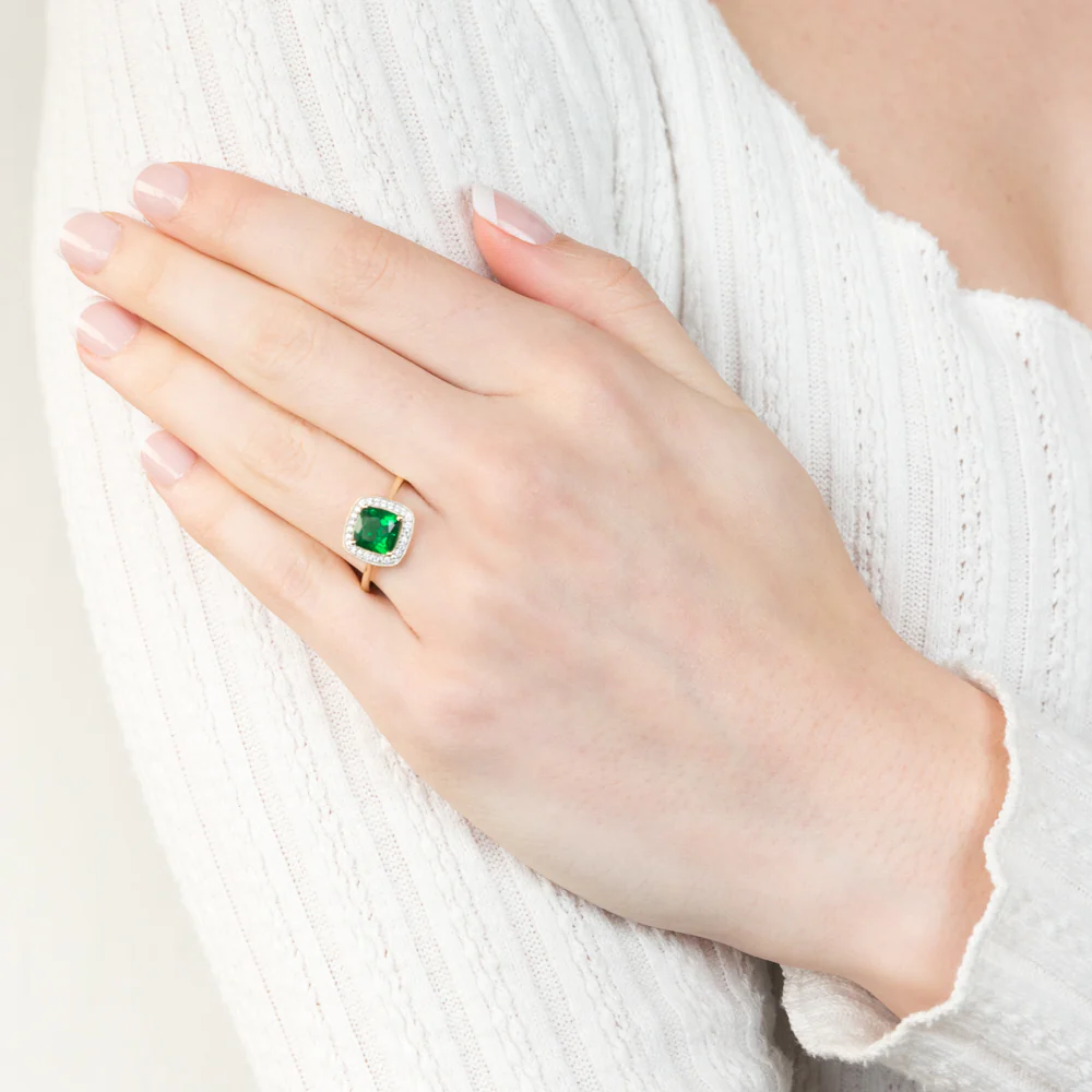 9ct Yellow Gold Cubic Zirconia And Glass Filled Emerald Ring - Image 3