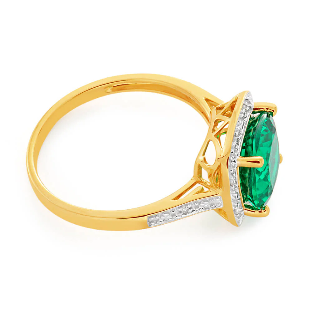 9ct Yellow Gold Cushion Cut Created Emerald 9mm and Diamond Ring - Image 2