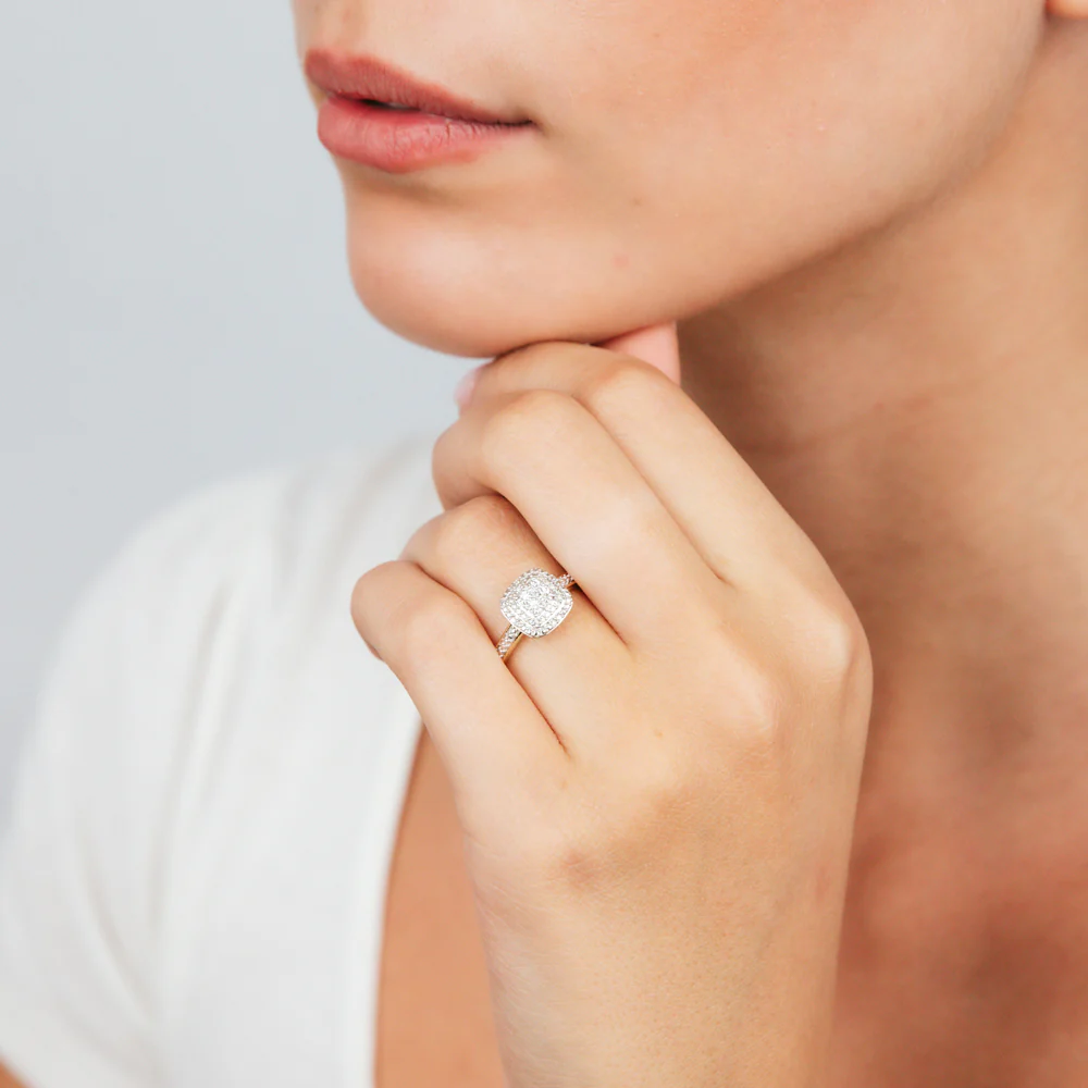 9ct Yellow Gold Cushion Shaped Fancy Ring with 32 Round Brilliant Cut Diamonds - Image 3