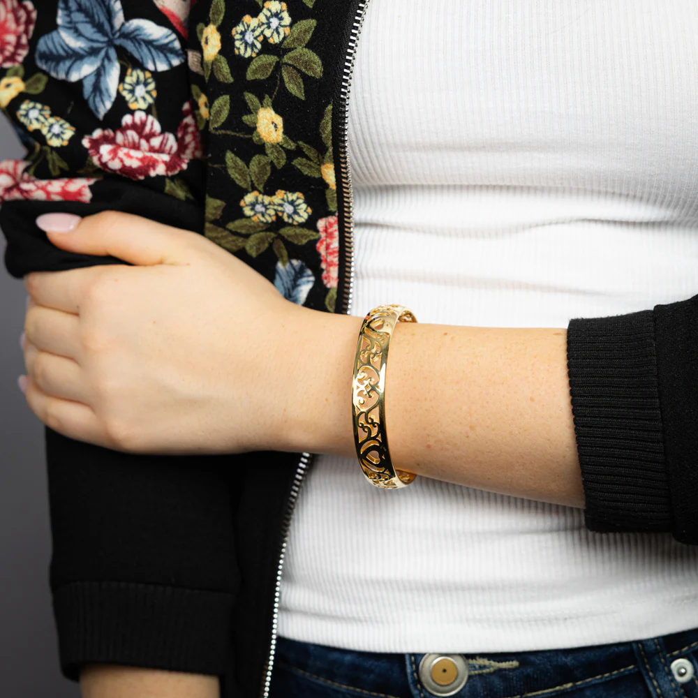 9ct Yellow Gold Cut Out Pattern 65mm Bangle - Image 3
