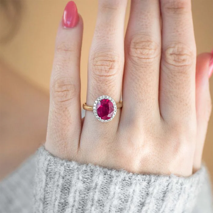 9ct Yellow Gold Diamond 4.3ct Natural Enhanced/Heat Treated Ruby and 1/4 Carat Diamond Ring - Image 3