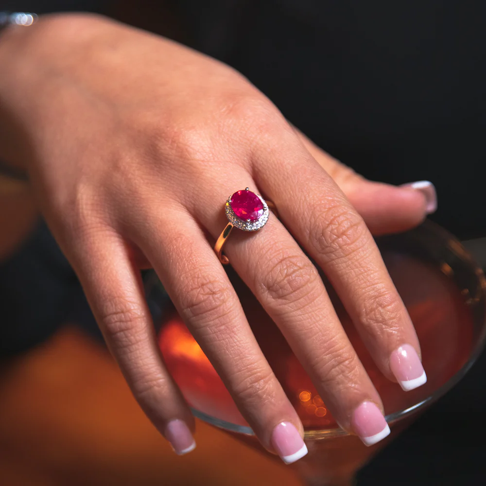 9ct Yellow Gold Diamond 4.3ct Natural Enhanced/Heat Treated Ruby and 1/4 Carat Diamond Ring - Image 4