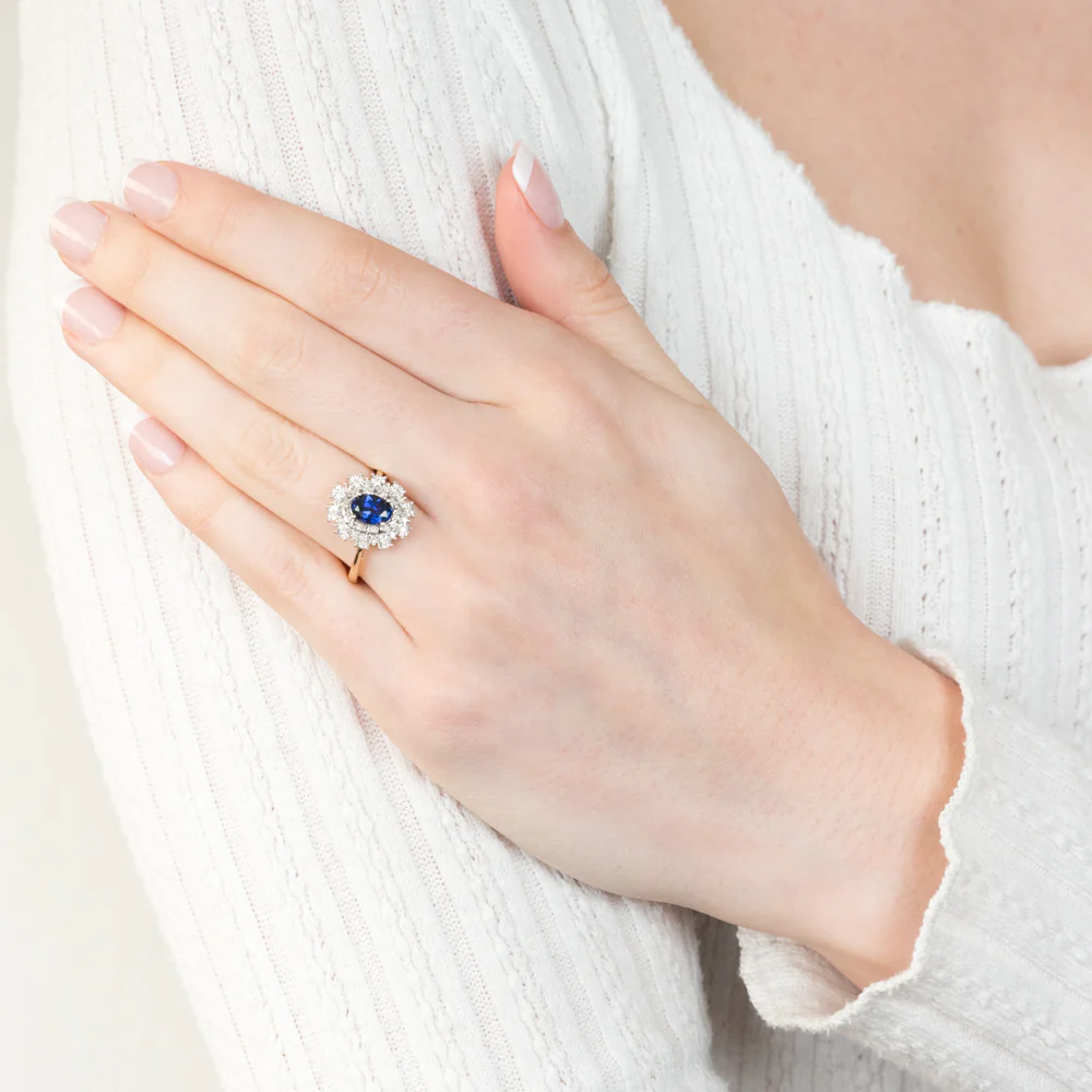 9ct Yellow Gold Diamond And Created Sapphire Ring - Image 3