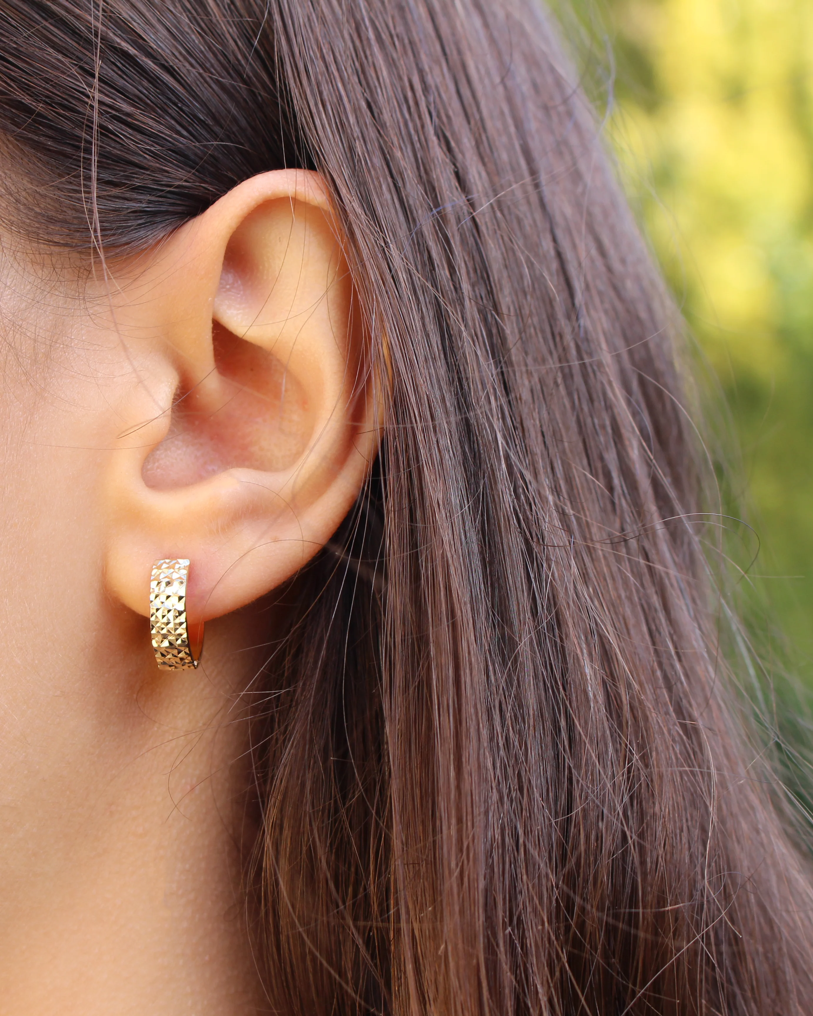 9ct Yellow Gold Diamond Cut 12mm Hoop Earrings - Image 2
