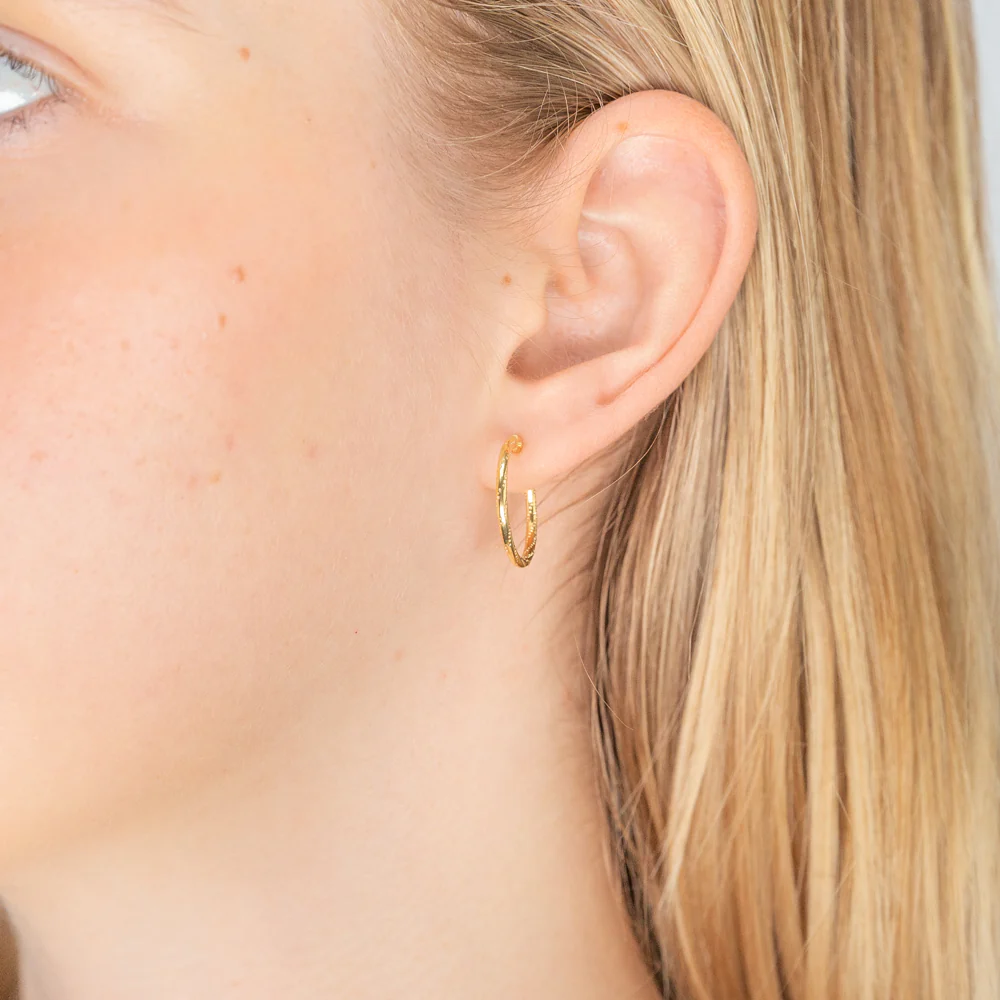 9ct Yellow Gold Diamond Cut 15mm Hoop Earrings - Image 2