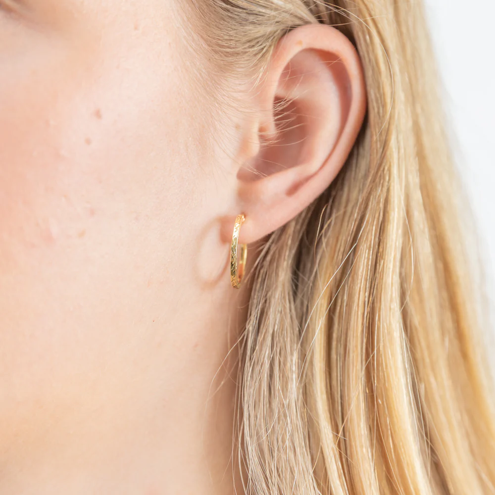 9ct Yellow Gold Diamond Cut 15mm Hoop Earrings - Image 2