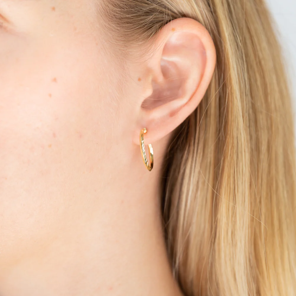 9ct Yellow Gold Diamond Cut 15mm Hoop Earrings - Image 2