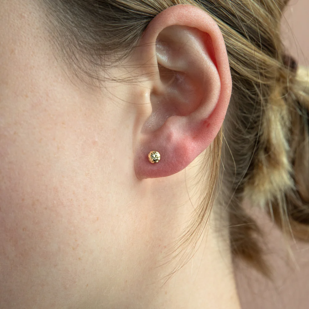 9ct Yellow Gold Diamond Cut 4.5mm Stud Earrings - Image 2