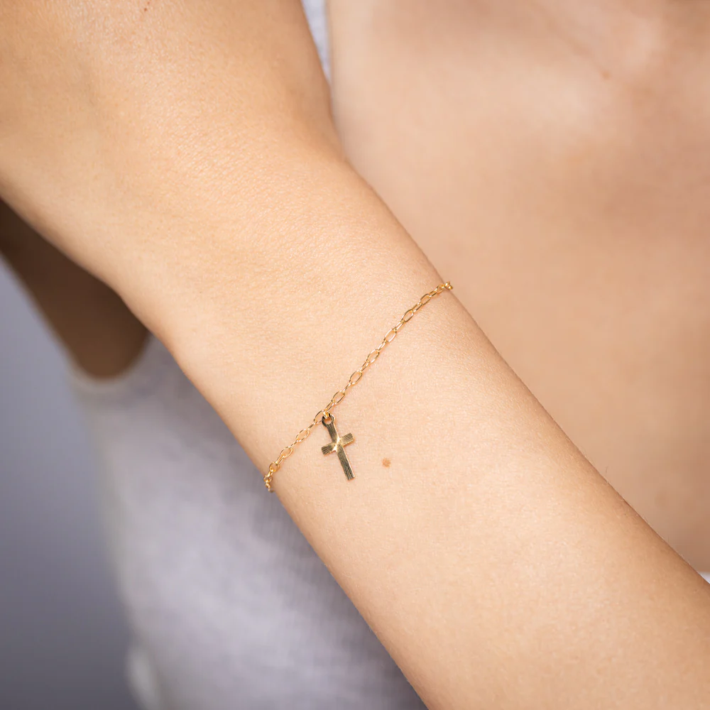 9ct Yellow Gold Diamond Cut Cross Charm On 16cm Bracelet - Image 4