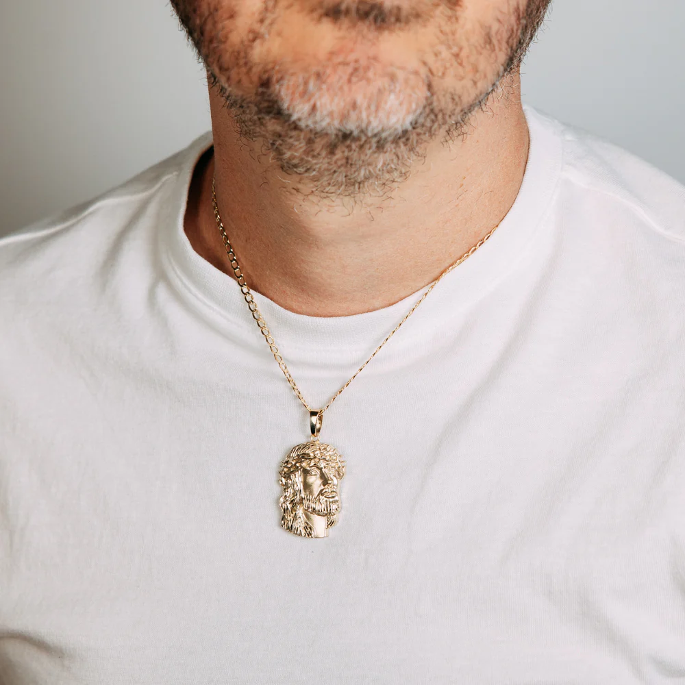 9ct Yellow Gold Diamond Cut Jesus Head Pendant - Image 2