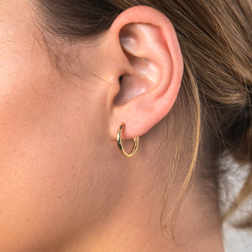 9ct Yellow Gold Diamond Cut Patterned Huggies Earrings - Image 2